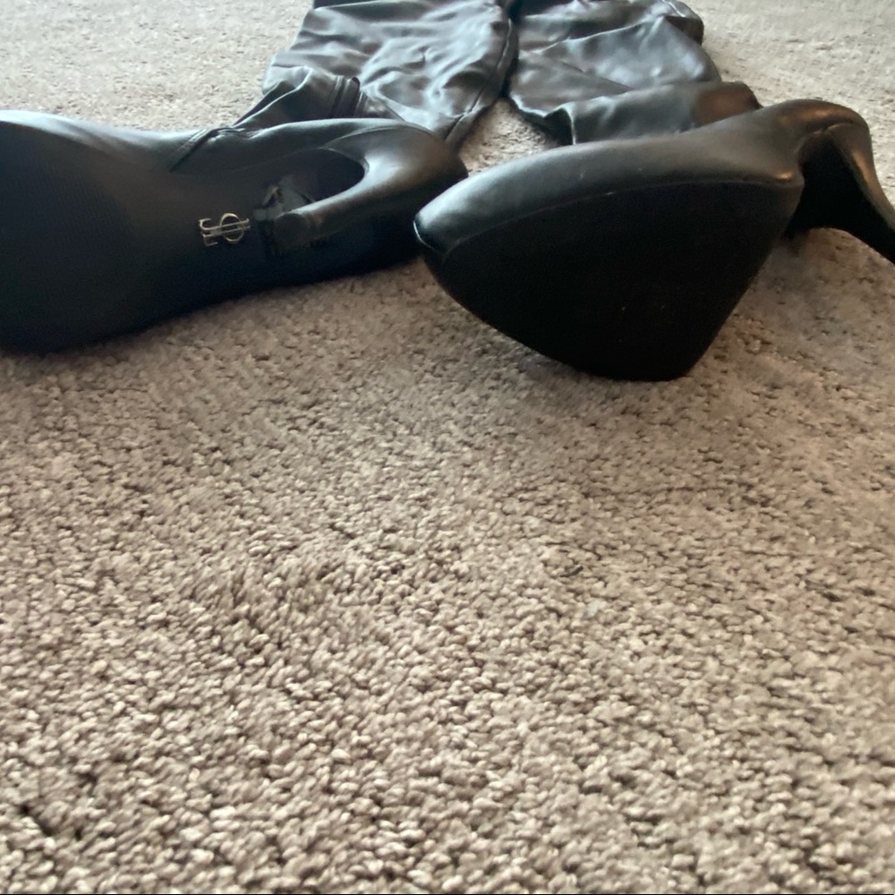 Black leather thigh boots size 7